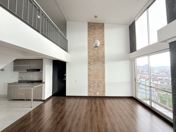 Apartamento de 3 alcobas en venta en Las Delicias, Madrid, 107 m² · foto 4 de 24