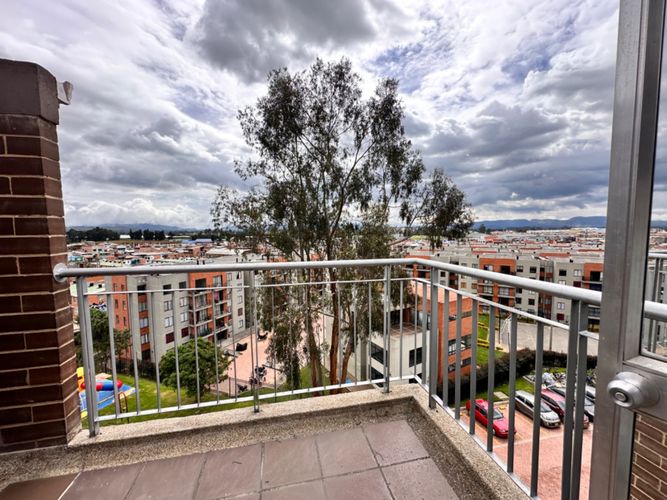 Apartamento de 3 alcobas en venta en Las Delicias, Madrid, 107 m² · foto 8 de 24