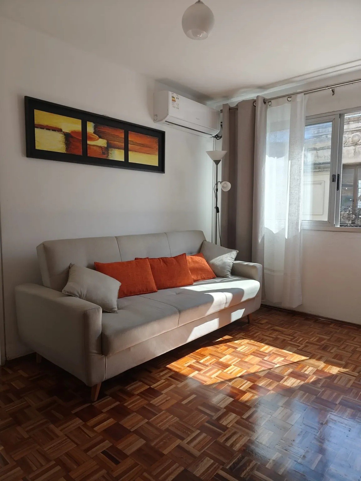 HERMOSO ALQUILER AMUEBLADO EN CIUDAD VIEJA, 1 DORMITORIO, PISO 5, TERRAZA LAVADERO, GASTOS COMUNES BAJOS · Foto 3