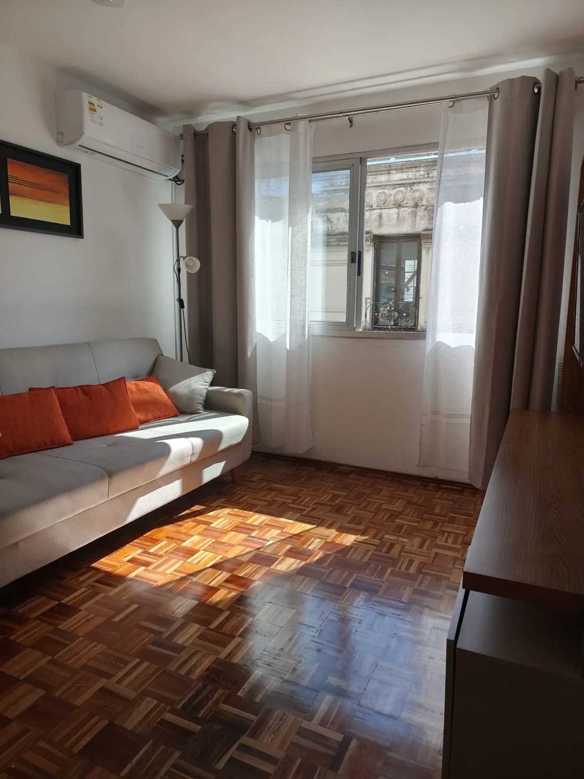 HERMOSO ALQUILER AMUEBLADO EN CIUDAD VIEJA, 1 DORMITORIO, PISO 5, TERRAZA LAVADERO, GASTOS COMUNES BAJOS · Foto 1