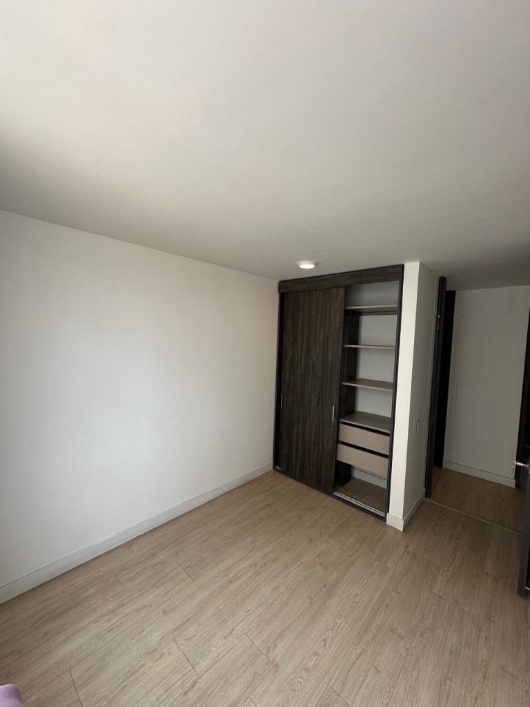 Apartamento en venta en Las Americas, Bogotá · foto 3 de 22