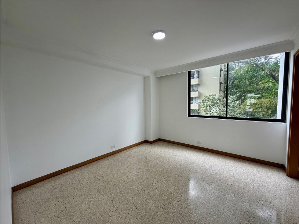 Apartamento en venta en Milla De Oro, Medellín · foto 10 de 13