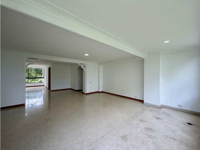 Apartamento de 3 alcobas en arriendo en Milla De Oro, Medellín, 195 m² · foto 7 de 13