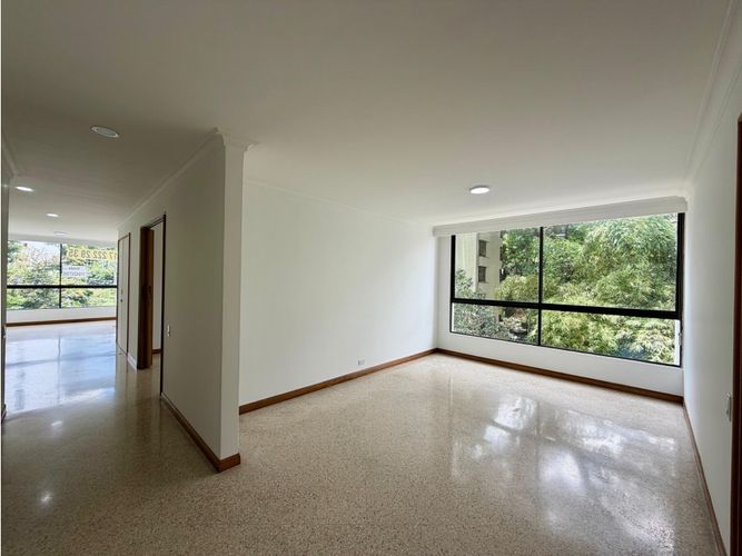 Apartamento de 3 alcobas en arriendo en Milla De Oro, Medellín, 195 m² · foto 8 de 13