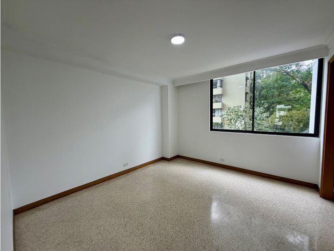 Apartamento de 3 alcobas en arriendo en Milla De Oro, Medellín, 195 m² · foto 10 de 13
