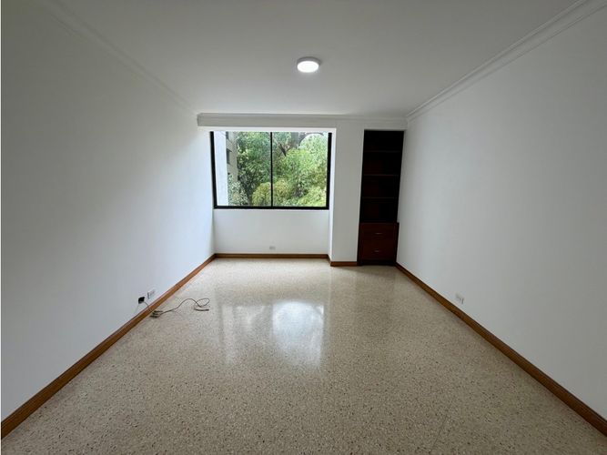 Apartamento de 3 alcobas en arriendo en Milla De Oro, Medellín, 195 m² · foto 11 de 13