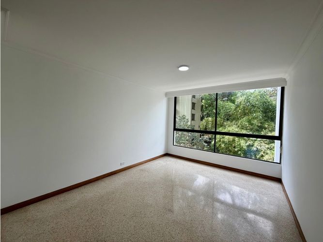 Apartamento de 3 alcobas en arriendo en Milla De Oro, Medellín, 195 m² · foto 12 de 13
