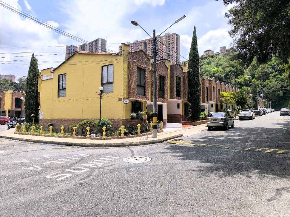 Casa en venta en Belén, Medellín 2