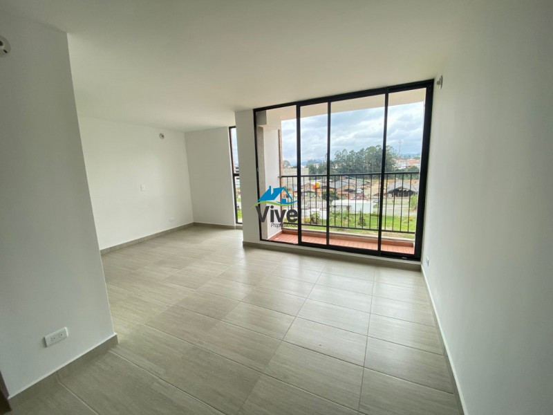 Apartamento en arriendo en Centro, Rionegro · foto 2 de 12
