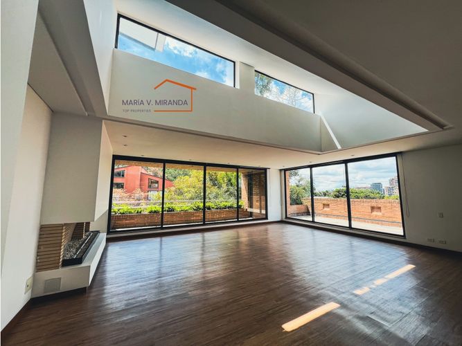 Apartamento de 3 alcobas en venta en Santa Barbara Alta, Bogotá, 447 m² · foto 1 de 24