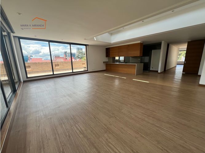 Apartamento de 3 alcobas en venta en Santa Barbara Alta, Bogotá, 447 m² · foto 8 de 24