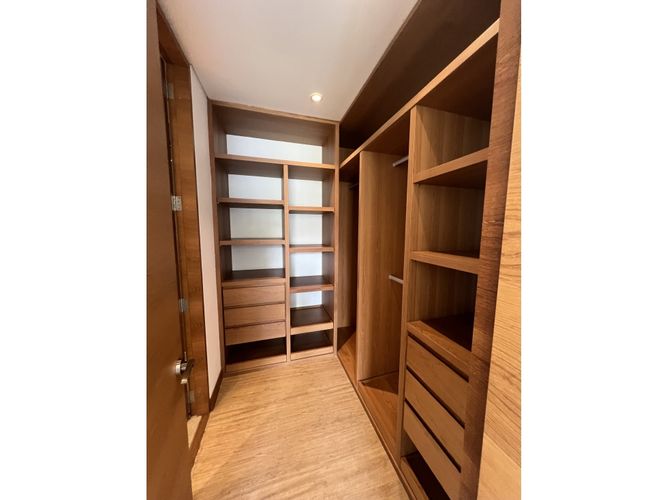 Apartamento de 3 alcobas en venta en Santa Barbara Alta, Bogotá, 447 m² · foto 18 de 24