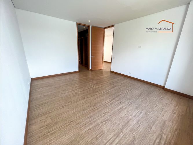 Apartamento de 3 alcobas en venta en Santa Barbara Alta, Bogotá, 447 m² · foto 19 de 24