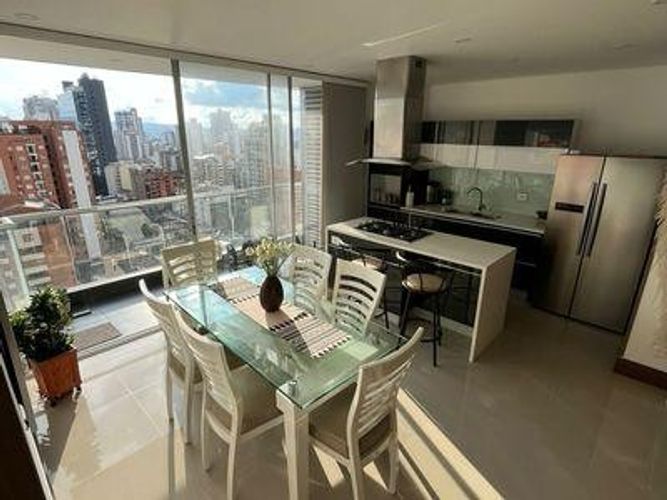 Apartamento de 3 alcobas en venta en Cabecera Del Llano, Bucaramanga, 104 m² · foto 2 de 16