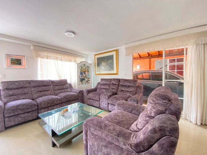Casa de 3 alcobas en venta en Cañaveral, Floridablanca, 225 m² · foto 3 de 24