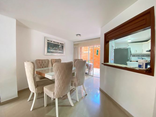Casa de 3 alcobas en venta en Cañaveral, Floridablanca, 225 m² · foto 4 de 24