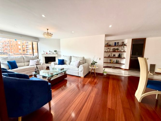 Apartamento en venta en Santa Barbara, Bogotá · foto 2 de 24