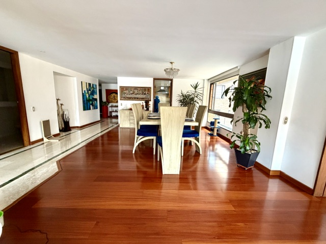 Apartamento en venta en Santa Barbara, Bogotá · foto 4 de 24