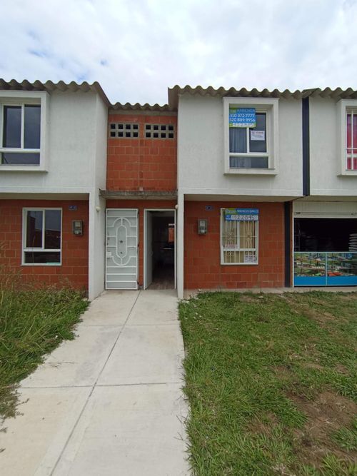 Casa de 3 alcobas en arriendo en La Candelaria, Candelaria, 61 m² · foto 2 de 14