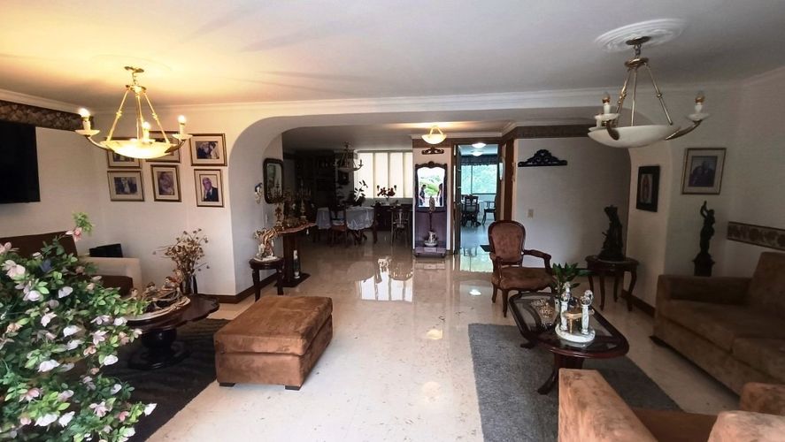 Apartamento de 3 alcobas en venta en San Lucas, Medellín, 205 m² · foto 15 de 24
