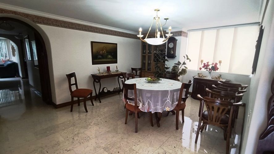 Apartamento de 3 alcobas en venta en San Lucas, Medellín, 205 m² · foto 16 de 24