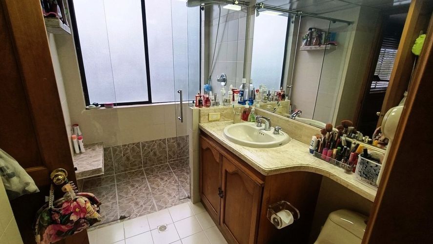 Apartamento de 3 alcobas en venta en San Lucas, Medellín, 205 m² · foto 18 de 24