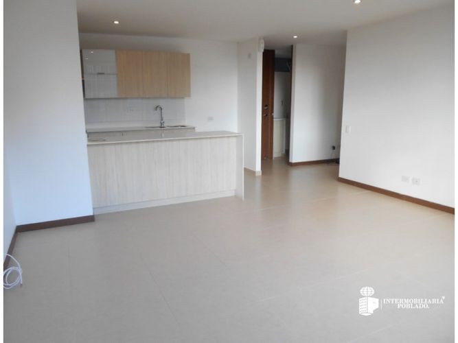 Apartamento de 2 alcobas en arriendo en Loma De Los Gonzalez, Medellín, 86 m² · foto 2 de 15