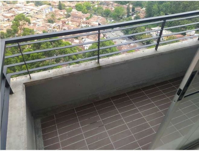 Apartamento de 3 alcobas en venta en El Rincón, Medellín, 55 m² · foto 2 de 13