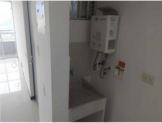 Apartamento de 3 alcobas en venta en El Rincón, Medellín, 55 m² · foto 7 de 13