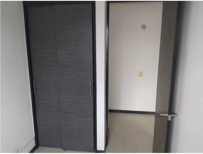 Apartamento de 3 alcobas en venta en El Rincón, Medellín, 55 m² · foto 11 de 13