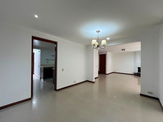 Casa de 3 alcobas en venta en Santa Catalina, Envigado, 218 m² · foto 2 de 20