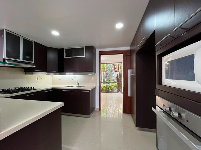 Casa de 3 alcobas en venta en Santa Catalina, Envigado, 218 m² · foto 7 de 20