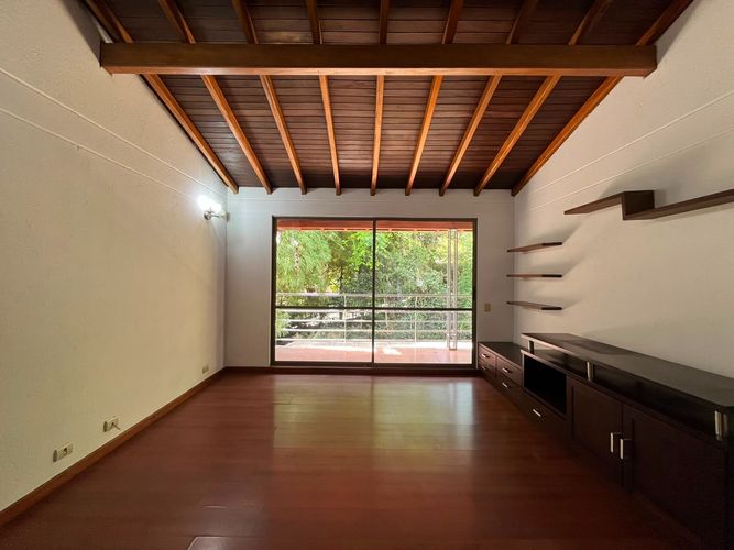 Casa de 3 alcobas en venta en Santa Catalina, Envigado, 218 m² · foto 5 de 20