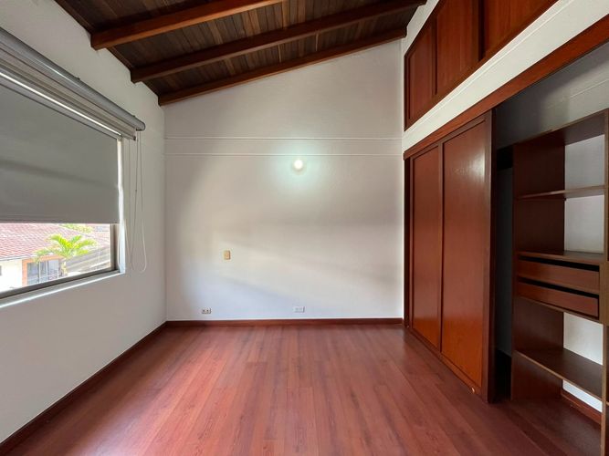 Casa de 3 alcobas en venta en Santa Catalina, Envigado, 218 m² · foto 11 de 20