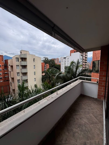 Apartamento en arriendo en Laureles, Medellín · foto 4 de 15