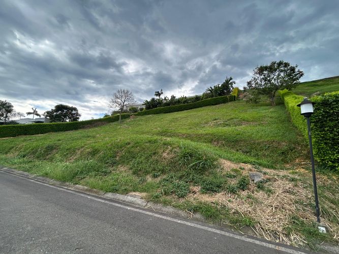 Lote en venta en El Rosario, Manizales, 1730 m² · foto 3 de 13