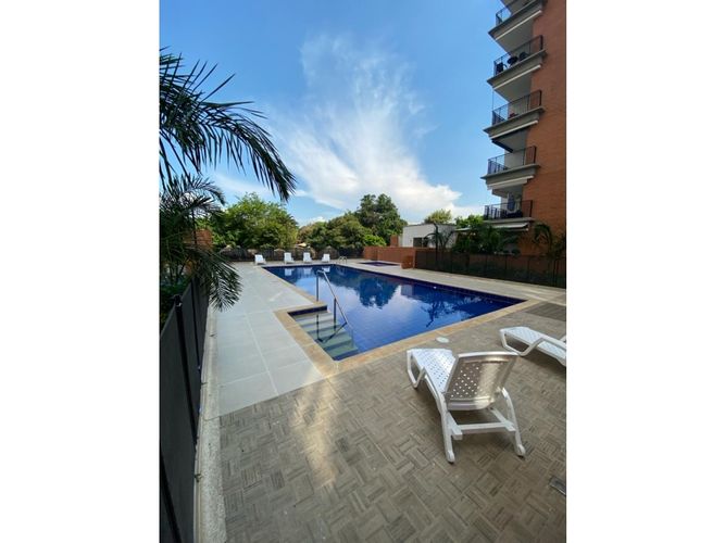 Apartamento de 3 alcobas en venta en Santa Anita, Cali, 105 m² · foto 3 de 24