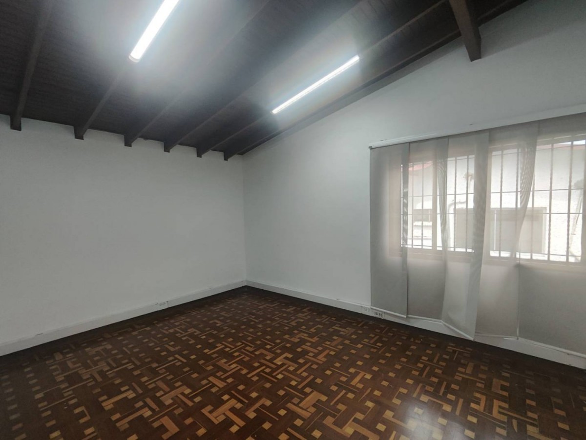 Casa en arriendo en La Aguacatala, Medellín · foto 6 de 24