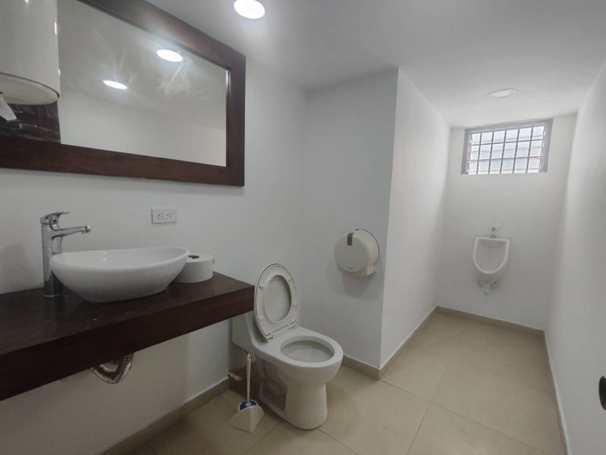 Casa en arriendo en La Aguacatala, Medellín · foto 7 de 24