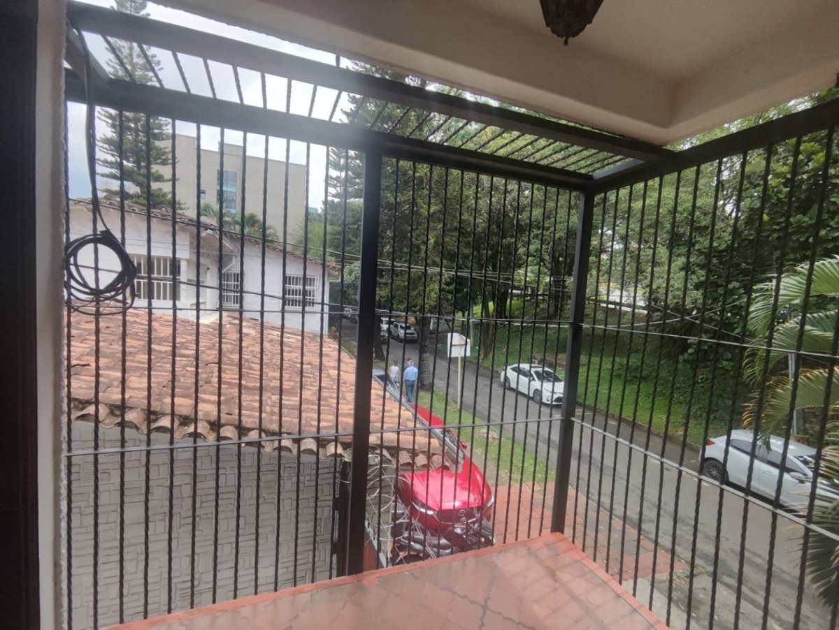 Casa en arriendo en La Aguacatala, Medellín · foto 10 de 24