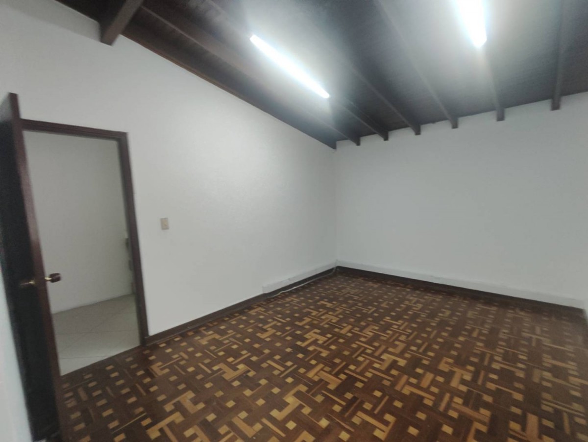 Casa en arriendo en La Aguacatala, Medellín · foto 14 de 24