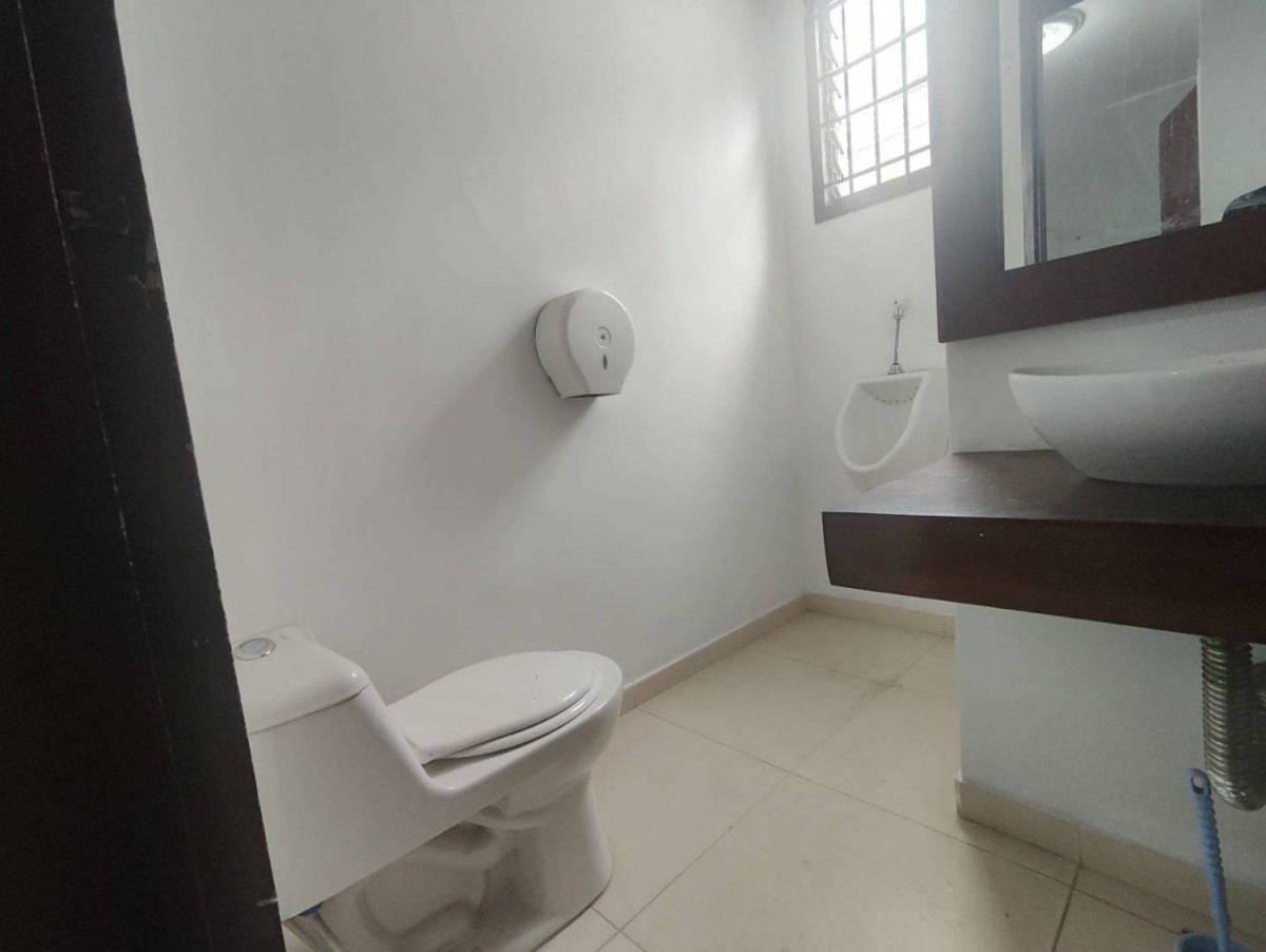 Casa en arriendo en La Aguacatala, Medellín · foto 16 de 24