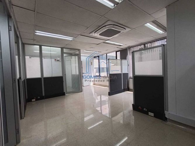 Oficina en arriendo en Milla De Oro, Medellín, 135 m² · foto 3 de 13