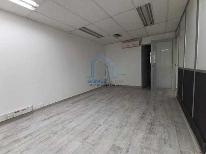 Oficina en arriendo en Milla De Oro, Medellín, 135 m² · foto 10 de 13