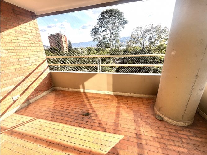 Apartamento de 2 alcobas en arriendo en Astorga, Medellín, 92 m² · foto 3 de 12