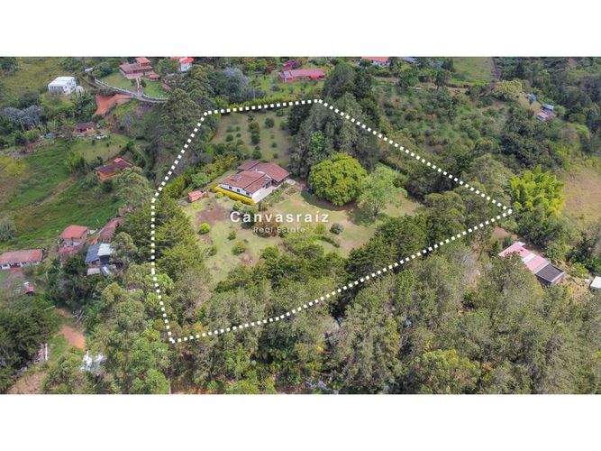 Finca en venta en Chaparral, Guarne, 380 m² · foto 2 de 14
