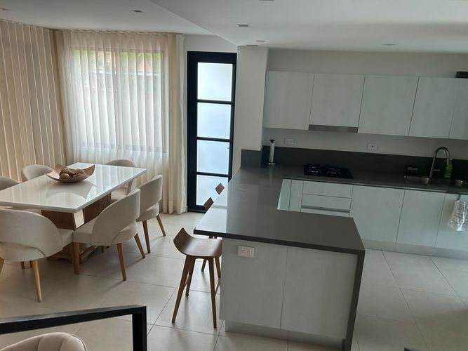 Casa de 3 alcobas en venta en Cerritos, Pereira, 210 m² · foto 7 de 22