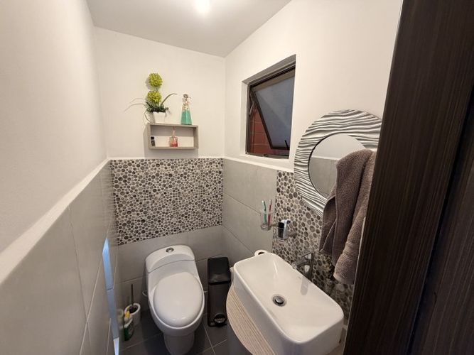 Casa de 3 alcobas en venta en El Trianon, Envigado, 116 m² · foto 2 de 24