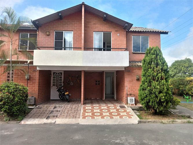 Casa de 3 alcobas en venta en Rivera Escobar, Palmira, 85 m² · foto 2 de 24