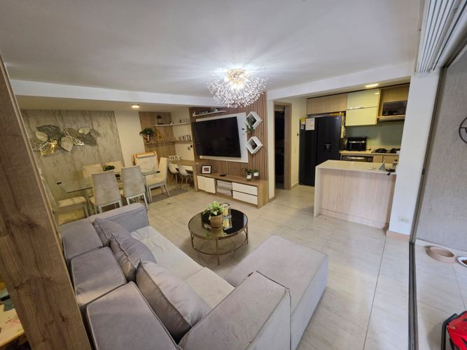 Apartamento de 3 alcobas en venta en Belén, Medellín, 139 m² · foto 2 de 24